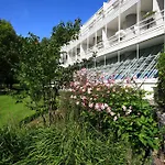 Western Premier Parkhotel 4*