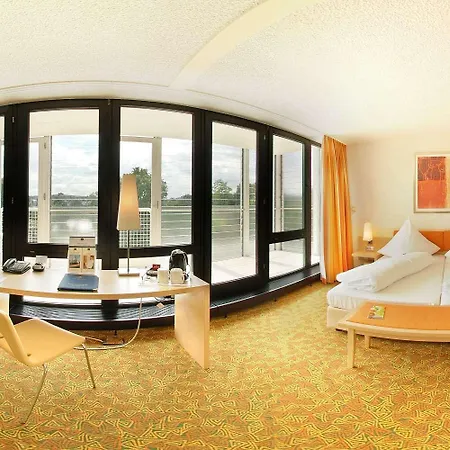 Western Premier Parkhotel 4*