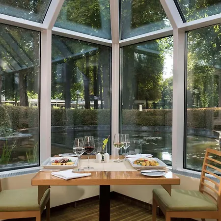 Western Premier Parkhotel 4*