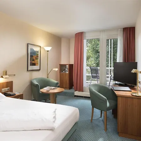 Western Premier Parkhotel Otel 4*