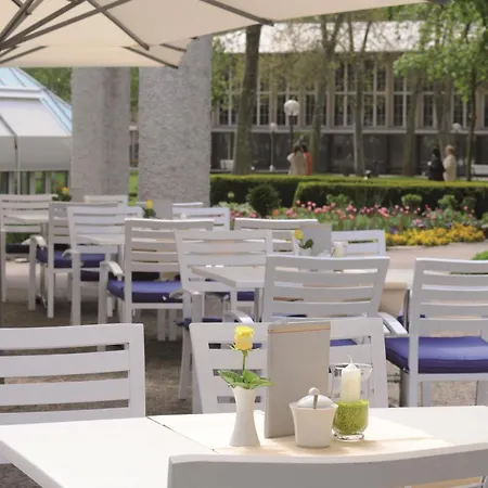 Western Premier Parkhotel 4*